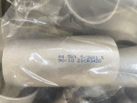 وصلات مواسير من سبائك الصلب EQUAL TEE 2 "2.5 مللي متر EEMUA 146/1 ASTM B466 UNS C70600 TEE