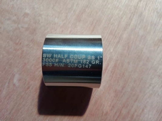 ASME B16.11 المقبس لحام المقبس NPS 1/8"-4" SCH80/3000-XXS/9000 المعالجة السطحية قابلة للتخصيص من الفولاذ اللاصق