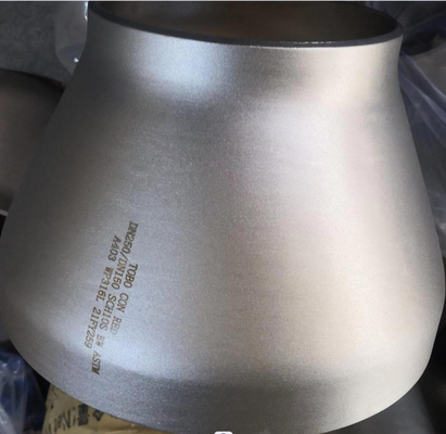 مخفض لحام بعقب من سبائك الصلب غير الملحوم A234 WP11 أسود UNS K11597