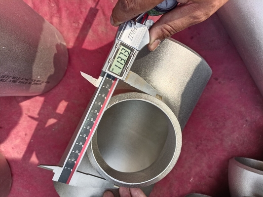مواسير الفولاذ المقاوم للصدأ على الوجهين تساوي نقطة الإنطلاق A182 GR.F51 ASME B16.9
