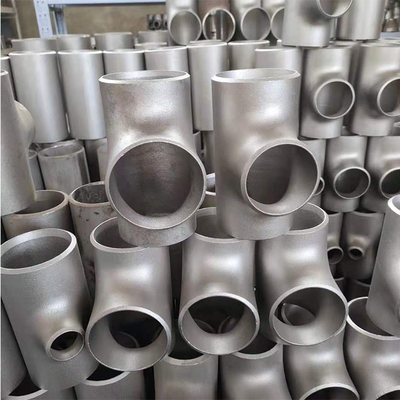 وصلات مواسير من سبائك الصلب ASME B16.9 ASTM A234 WP11 تي شيرت غير ملحوم 2 بوصة SCH40 متساوية