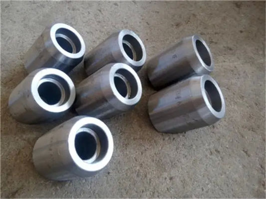 ASTM A182 304 الفولاذ المقاوم للصدأ النسائي المسمار النسائي