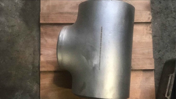ASTM B16.9 مزدوج أنابيب الفولاذ المقاوم للصدأ قضيب الإنطلاق UNS S31803 / 2205 6 '' X 6 '' SCH80