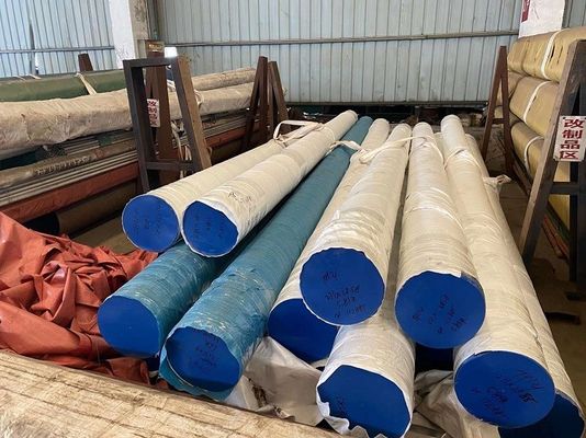 EN10028 E355 مادة سبائك الصلب غير الملحومة أنابيب ثقيلة الجدار شكل دائري