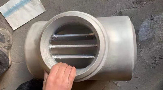 DN 200 مم ، TEE BARRED ، SCH80S ، SMLS ، DUPLEX SS ، ASTM A815-UNS S31803 ، BW ، ASME B16.9