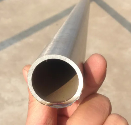 AISI / SATM316 L أنابيب الفولاذ المقاوم للصدأ غير الملحومة ASME B36.19M NPS 1 ، Sch20 s